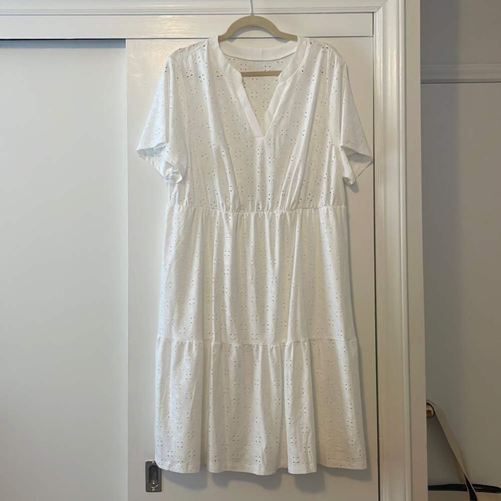 NEW White Eyelet V-Neck Shortsleeve Dress 2XL